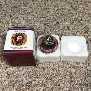 Philadelphia Phillies 1980 World Champions Replica Ring 1980 Phillies Yearbook